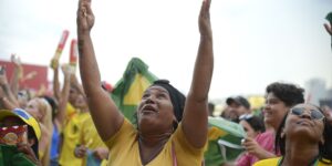 PM reforça a segurança em pontos de concentração de torcedores no Rio