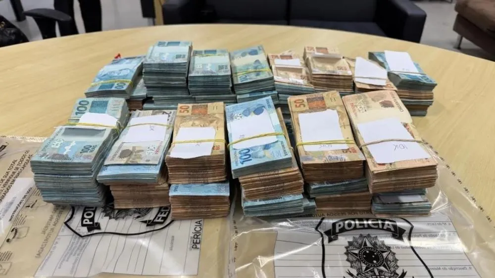 PF apreende mais de meio milhão de reais em mala no Aeroporto de Congonhas