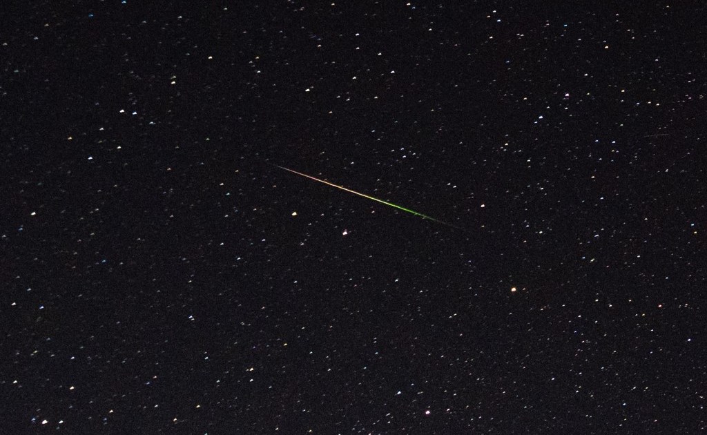 Chuva de meteoros terá pico visível no Brasil nesta quarta-feira; saiba como ver