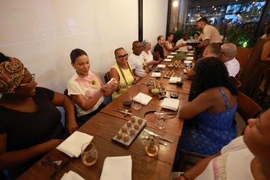 Empreendedores e marisqueiras do Subúrbio participam de imersão em gastronomia de grande porte | SECOM