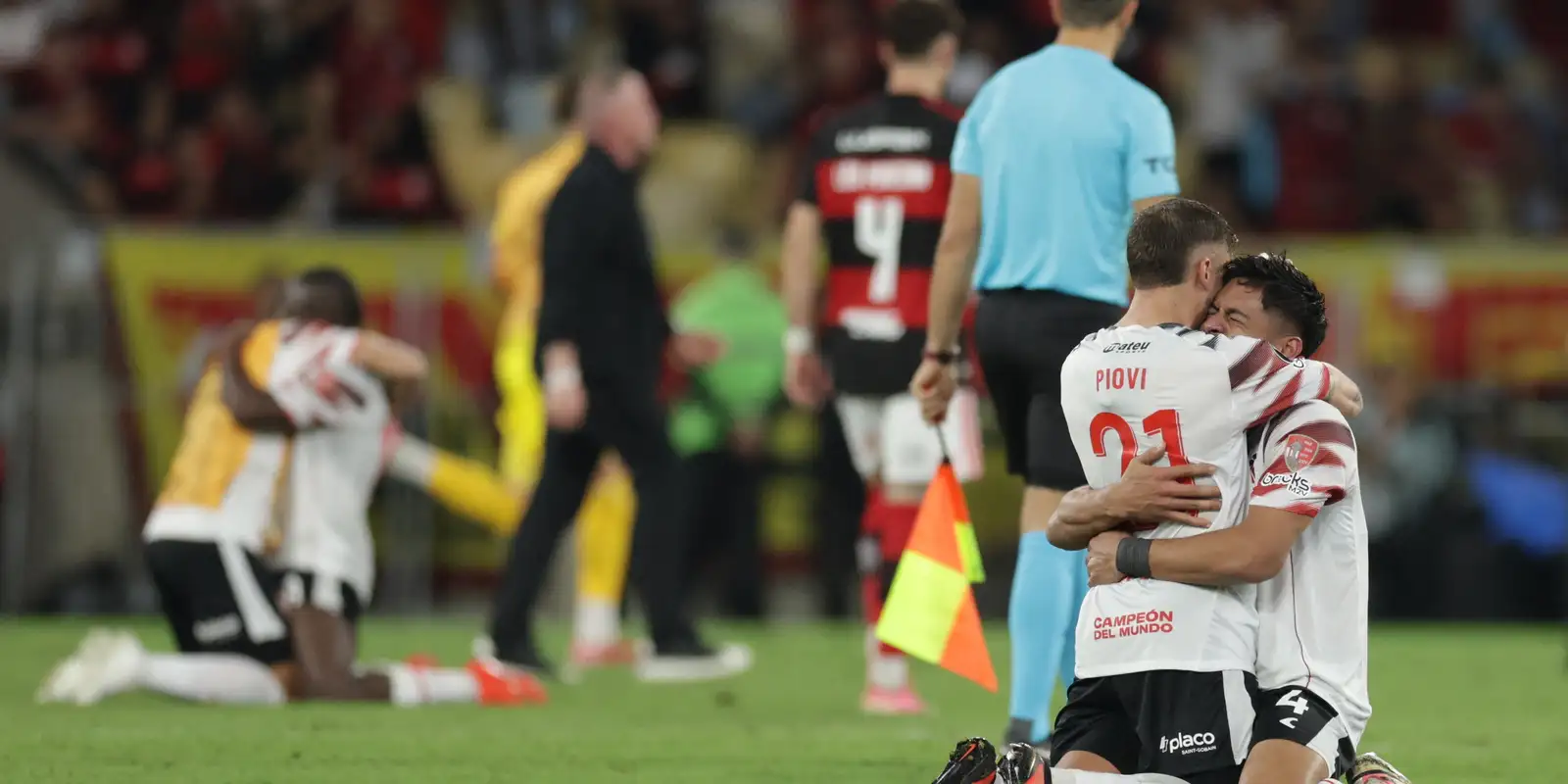 Estudiantes bate Fla e Palmeiras terá revanche pelo tetra da América Estudiantes bate Fla e Palmeiras terá revanche pelo tetra da América